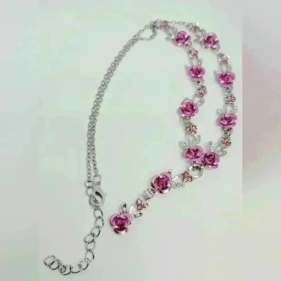 NWOT Beautiful Roses and Silver Necklace and Earrings Set w/Gift Box - Picture 1 of 4